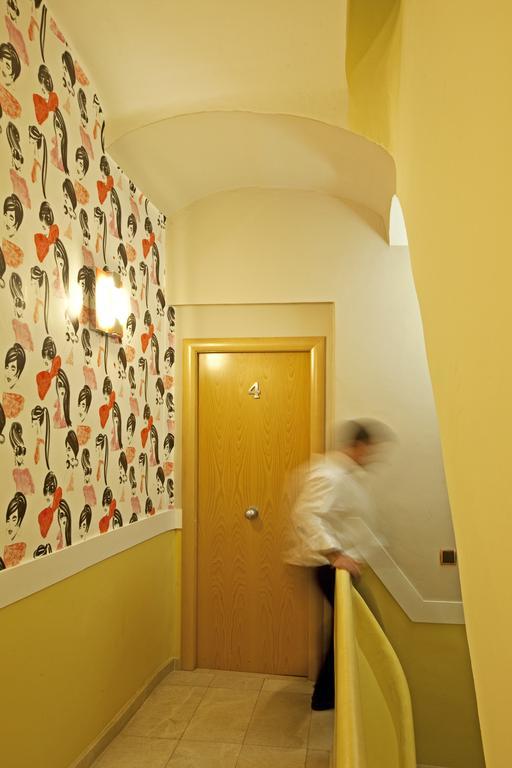 Ainb Las Ramblas-Colon Apartments Barcelona Exterior photo