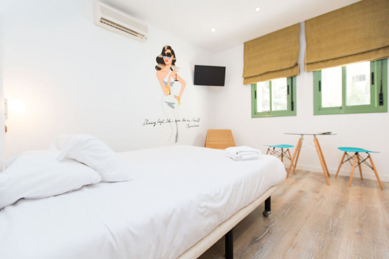 Ainb Las Ramblas-Colon Apartments Barcelona Exterior photo
