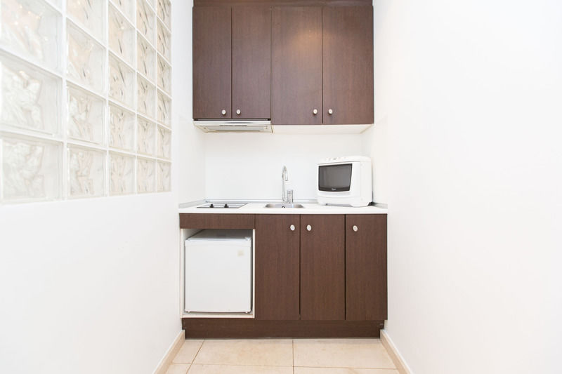 Ainb Las Ramblas-Colon Apartments Barcelona Exterior photo
