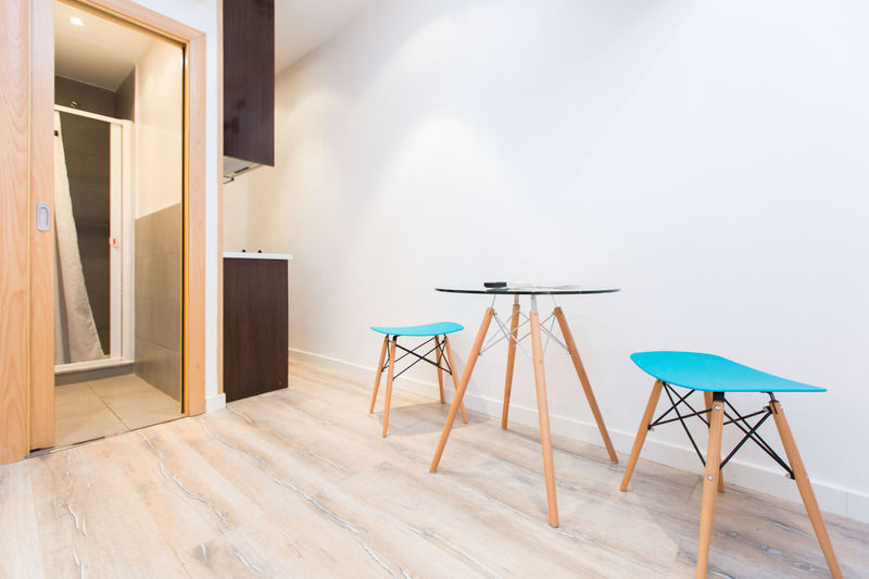 Ainb Las Ramblas-Colon Apartments Barcelona Exterior photo