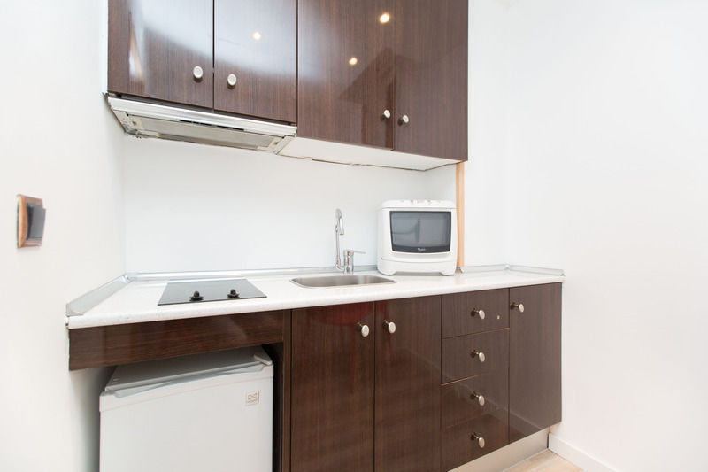 Ainb Las Ramblas-Colon Apartments Barcelona Exterior photo