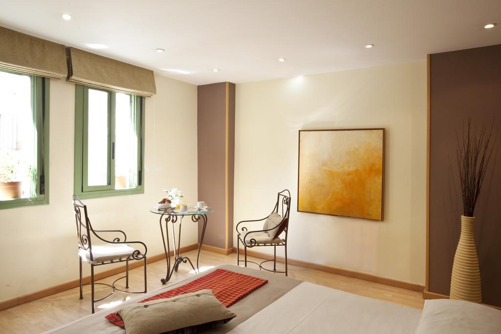 Ainb Las Ramblas-Colon Apartments Barcelona Exterior photo