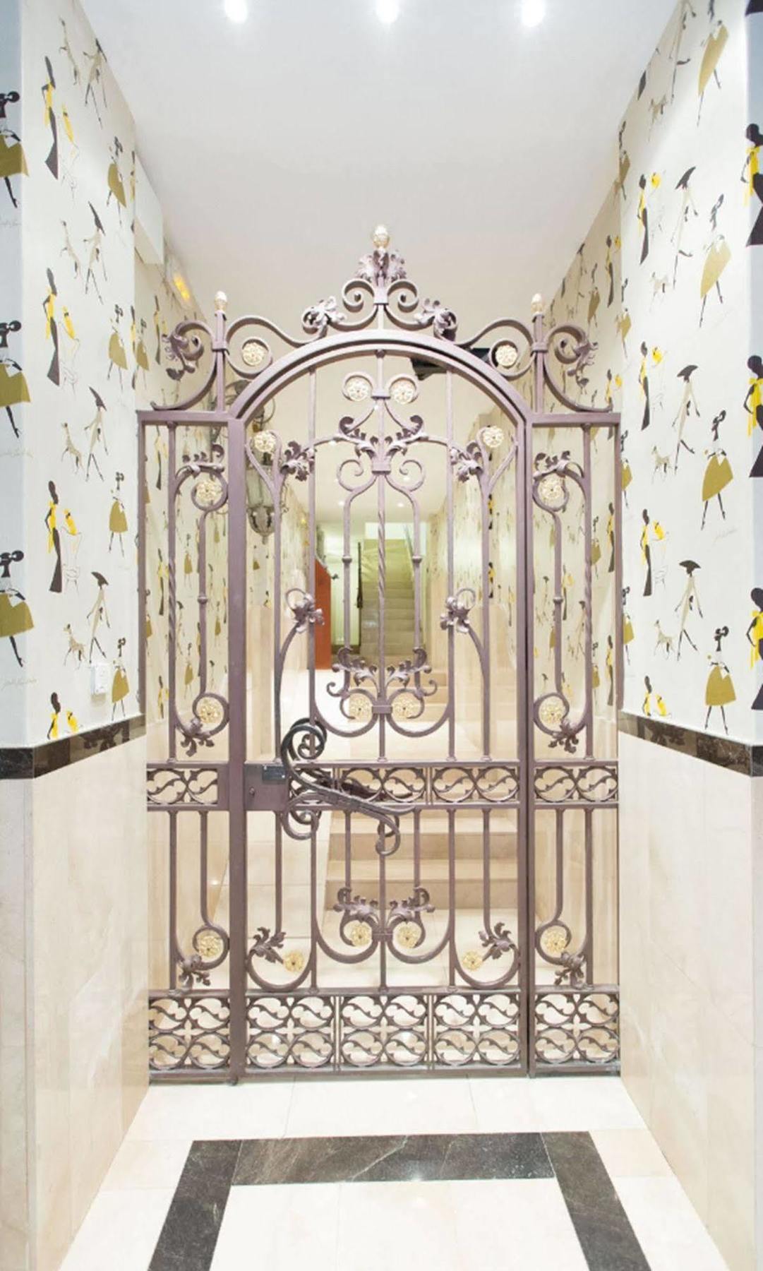 Ainb Las Ramblas-Colon Apartments Barcelona Exterior photo