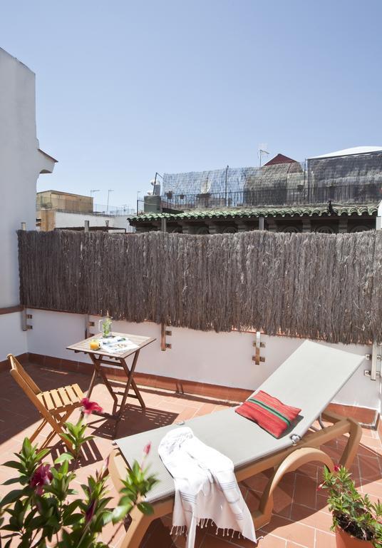 Ainb Las Ramblas-Colon Apartments Barcelona Exterior photo