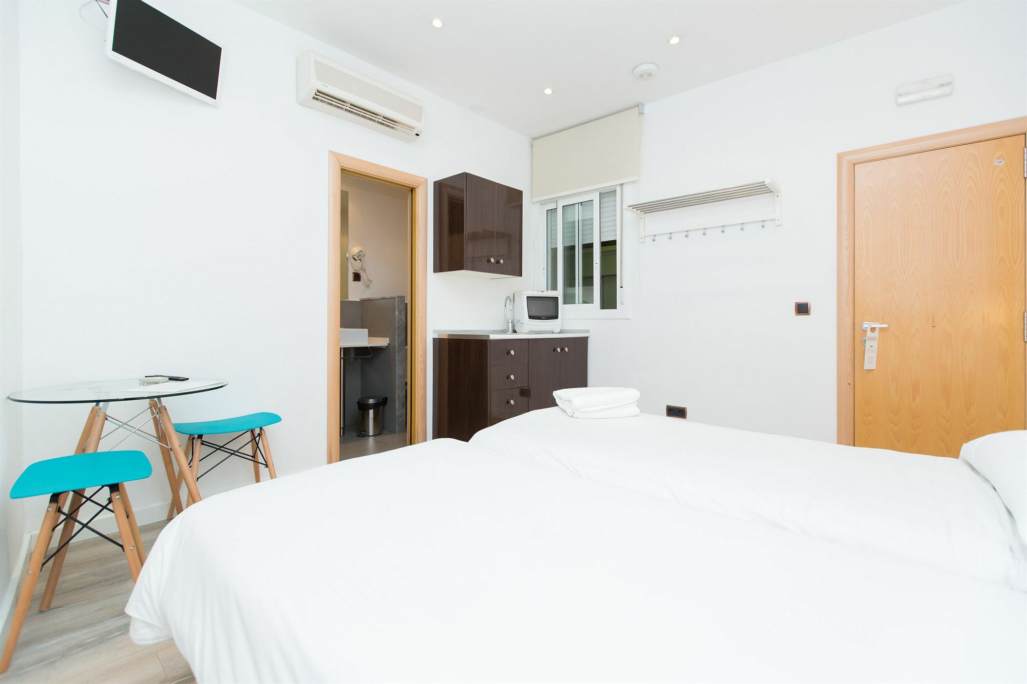 Ainb Las Ramblas-Colon Apartments Barcelona Exterior photo